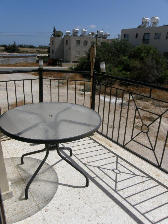 Athena And The Owl Beachside Apt Paphos Ngoại thất bức ảnh
