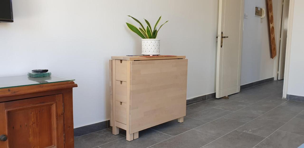 Athena And The Owl Beachside Apt Paphos Ngoại thất bức ảnh