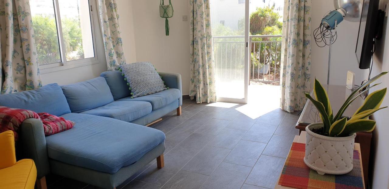 Athena And The Owl Beachside Apt Paphos Ngoại thất bức ảnh