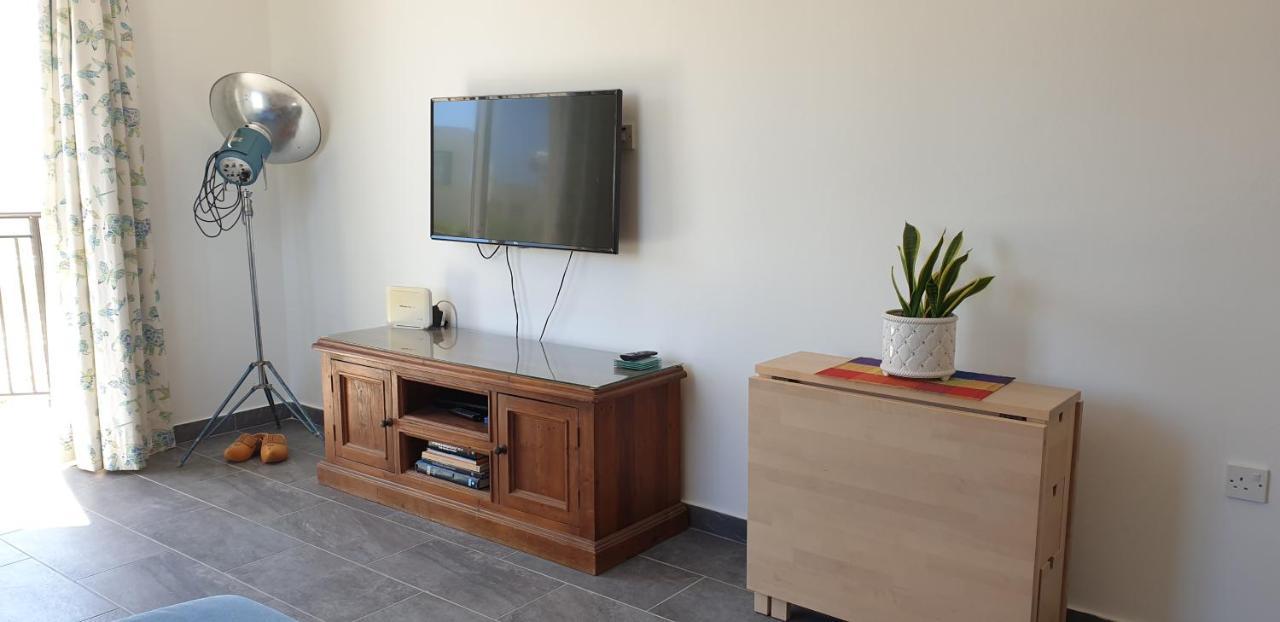 Athena And The Owl Beachside Apt Paphos Ngoại thất bức ảnh